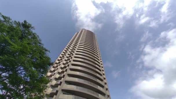 Tokyo High Rise Apartamento Torre Mansão Céu Nuvens — Vídeo de Stock