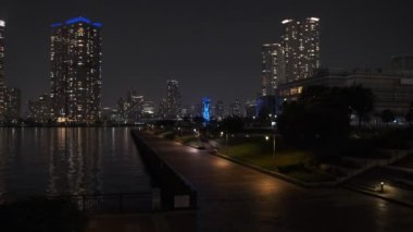 Tokyo Toyosu Gururi Park Gece Manzarası 2022 Haziran