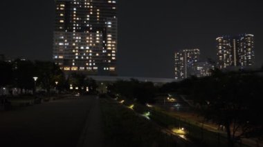 Tokyo Toyosu Gururi Park Gece Manzarası 2022 Haziran