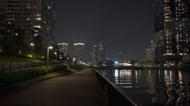 Tokyo Toyosu Gururi Park Gece Manzarası 2022 Haziran