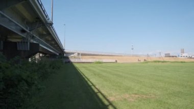 Tokyo Arakawa nehir yatağı manzarası 2022 Ağustos