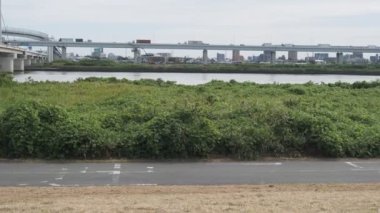 Tokyo Arakawa nehir yatağı manzarası 2022 Ağustos