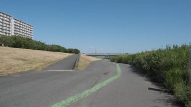 Tokyo Arakawa nehir yatağı manzarası 2022 Ağustos