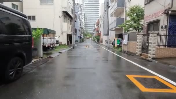 Tokio Wohngebiete Regen Radfahren 2022 — Stockvideo