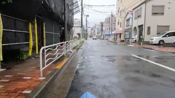 Residentiële Wijken Van Tokio Regen Fietsen 2022 — Stockvideo