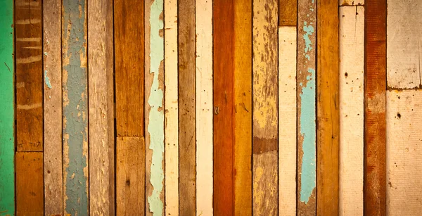 Vieux bois à un mur — Photo