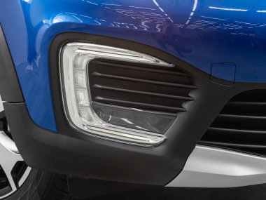 Novosibirsk, Rusya - 22 Temmuz 2021: Renault Kaptur, tampondaki sis ışıklarının yakın çekimi