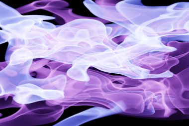 Patlamanın 3 boyutlu soyut hareketi siyah ve beyaz arka planda birden fazla renk ve mor duman çıkarıyor.