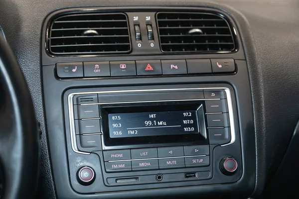 Novosibirsk Russia September 2021 Volkswagen Polo Car Control Panel Audio — 스톡 사진
