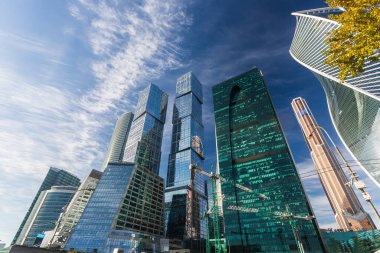 Moskova, Rusya - 14 Ekim 2021 Başkent Moskova Kulesi. Skyline Moskova Şehri. Gündüz vakti Moskova Uluslararası İş Merkezi