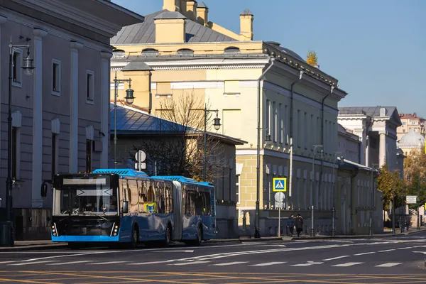 Moskau Russland Oktober 2021 Der Blaue Neue Elektro Stadtbus Steht — Stockfoto