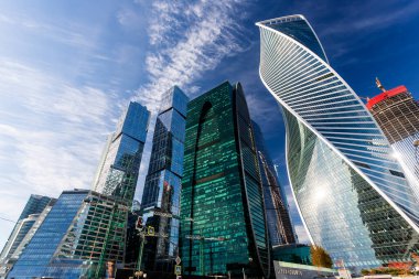 Moskova, Rusya - 14 Ekim 2021 Başkent Moskova Kulesi, Evrim Kulesi. Skyline Moskova Şehri. Gündüz vakti Moskova Uluslararası İş Merkezi