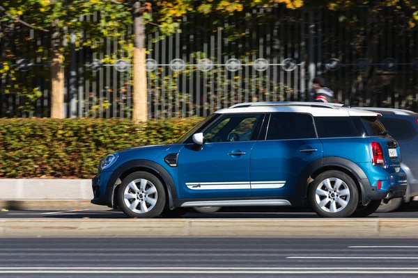 Moskova Rusya Ekim 2021 Mavi Mini Cooper Sıcak Bir Sonbahar — Stok fotoğraf