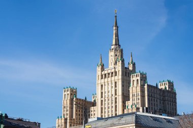 Moskova; Rusya - 13 Ekim 2021: Kudrinskaya Meydanı 'ndaki bir konut manzarası 