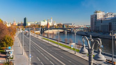 Moskova Nehri 'nde Kremlin seti. Grand Kremlin Sarayı, Kremlin Kilisesi. Rus başkentine seyahat..