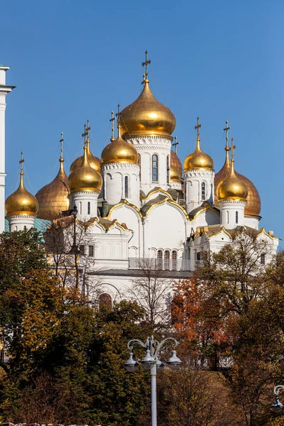 モスクワの教会のドームの告知ブラゴヴェシチェンスキーの大聖堂 — ストック写真