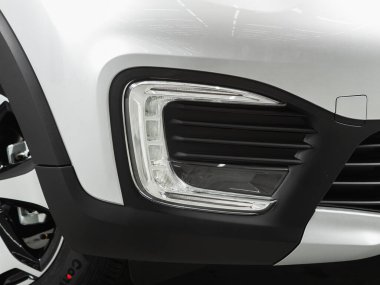 Novosibirsk, Rusya - Temmuz 01, 2021: Renault KAPTUR, tampondaki sis ışıklarına yakın çekim