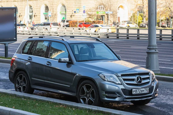 Москва Россия Октября 2021 Белый Mercedes Benz Glk Класс Припаркован — стоковое фото