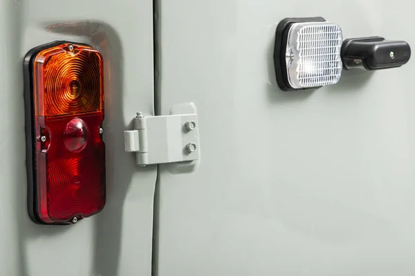 Das Heck Eines Weißen Jeeps Stoßstange Kofferraumklappe Rücklicht — Stockfoto