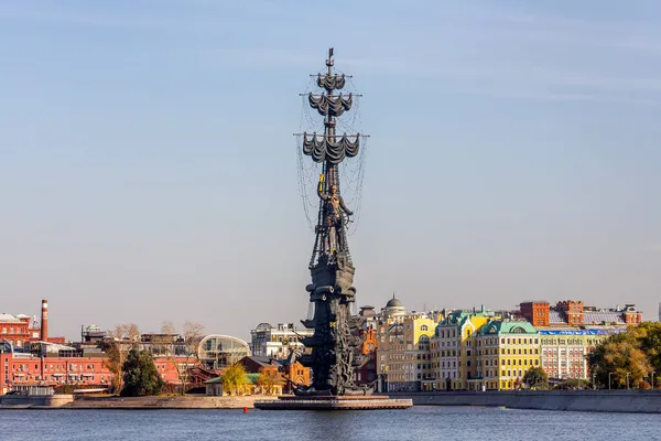 Moscou Rússia Outubro 2021 Estátua Pedro Grande Estátua Confluência Ocidental — Fotografia de Stock