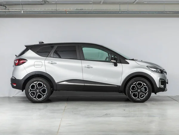 노보시비르스크 러시아 2021 Renault Kaptur Side View 시보에 주차장에 현대의 — 스톡 사진