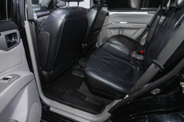 Novosibirsk, Rusya - 25 Eylül 2021: Mitsubishi Pajero Spor,