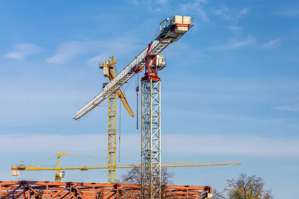 Byggkran Bakgrunden Himlen Byggarbetsplats — Stockfoto