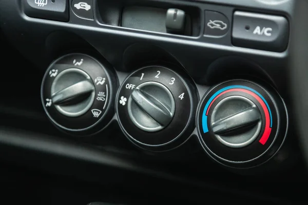 2021年10月30日 俄罗斯Novosibirsk Honda Fit Car Vehicle Interior Visible Climate Controls — 图库照片