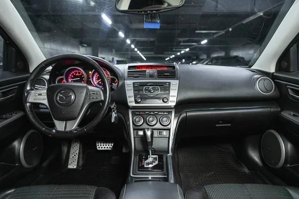 Novosibirsk Rusia Octubre 2021 Mazda Volante Palanca Cambios Sistema Multimedia —  Fotos de Stock