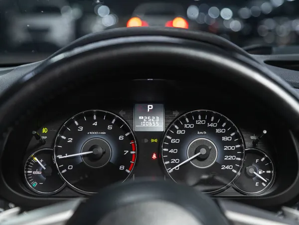 Novosibirsk Russia November 2021 Subaru Outback Black Car Speedometer 汽车仪表盘的近照 — 图库照片