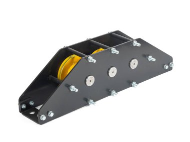 Beyaz izole edilmiş arka planda siyah metal endüstriyel patinaj detayı
