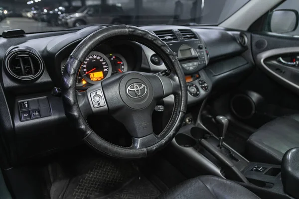 Novosibirsk Ρωσία Νοεμβρίου 2021 Toyota Rav Τιμόνι Μοχλός Μετατόπισης Και — Φωτογραφία Αρχείου
