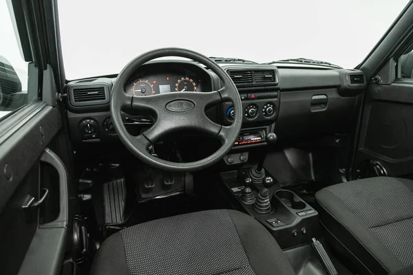 러시아의 노보시비르스크 2021 Niva Legend Steering Wheel 레버와 계기판 계기판 — 스톡 사진