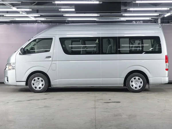 Novosibirsk Russia December 2021 Silver Toyota Hiace Side View 주차장에 — 스톡 사진