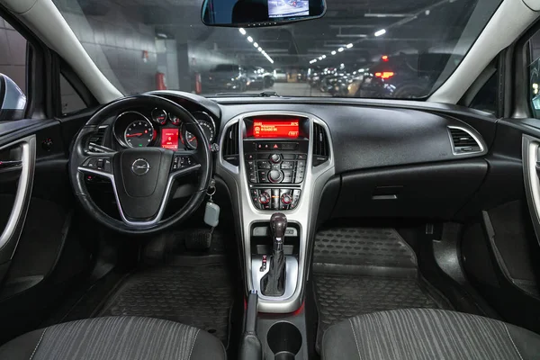 Novosibirsk Ryssland Oktober 2021 Opel Astra Instrumentbräda Spelare Ratt Gaspedal — Stockfoto