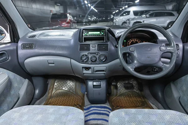러시아의 노보시비르스크 2021 Toyota Raum Dashboard Player Steering Wheel Accelerator — 스톡 사진