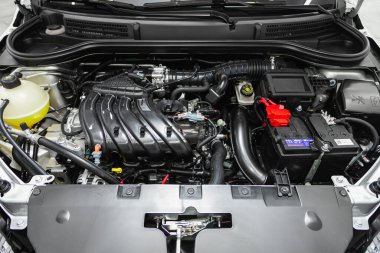 Novosibirsk, Rusya - 24 Ekim 2021: Lada Vesta SV, yeni araba girişinin ayrıntılarını kapat