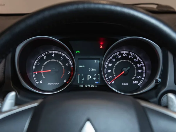 Novossibirsk Russie Octobre 2021 Mitsubishi Asx Close Speedometer Rpm Mete — Photo