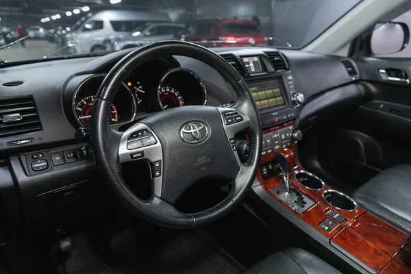Novosibirsk Russia December 2021 Toyota Highlander Dashboard Player Steering Wheel — Photo