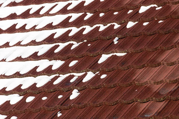 Close Snow Covered Tile Roof — Stockfoto