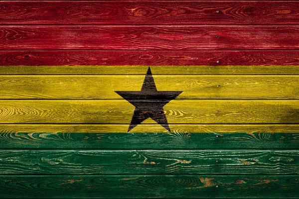 Gana Nın Ulusal Bayrağı Çiviyle Çivilenmiş Tahtalardan Oluşan Bir Kampa — Stok fotoğraf