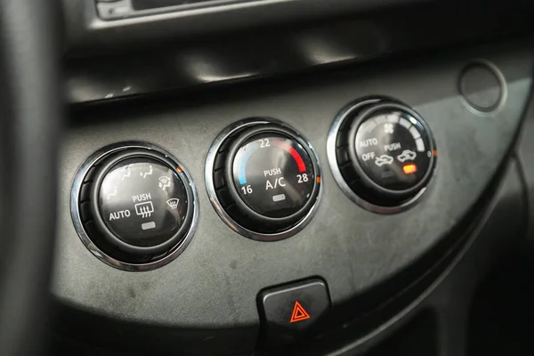 Novosibirsk Rússia Janeiro 2022 Nissan Note Botões Para Ligar Condicionado — Fotografia de Stock