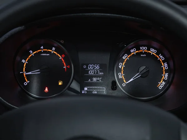 Novosibirsk Russia November 2021 Lada Granta Black Car Speedometer 汽车仪表盘的近照 — 图库照片