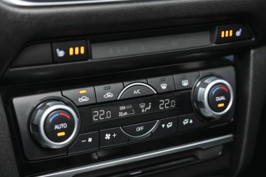 Novosibirsk, Rusya - 11 Ocak 2022: Mazda 6, modern bir ca 'da koşullandırma ve hava akışı kontrolü