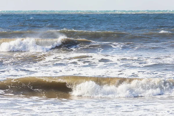 Morning Bright Blue Skies Transparent White Clouds Restless Deep Sea — Stock Photo, Image