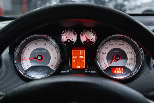 Novosibirsk Rusland Januari 2022 Peugeot 308 Teken Symbool Autodashboard Snelheidsmeter — Stockfoto