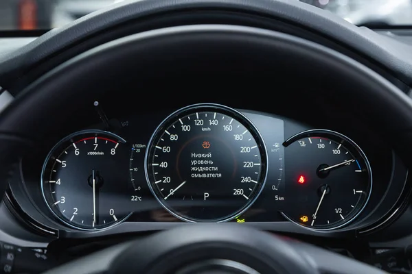 Novosibirsk Rusland Januari 2022 Mazda Teken Symbool Auto Dashboard Snelheidsmeter — Stockfoto