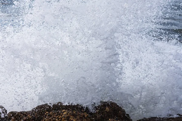 Modré Krásné Vlny Bílý Hřeben Mořské Vlny Selektivní Zaměření — Stock fotografie