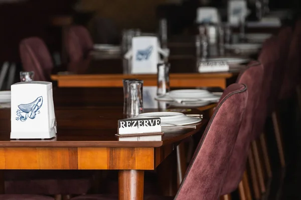 Großaufnahme Eines Schildes Auf Einem Holzständer Einem Restaurant Café — Stockfoto