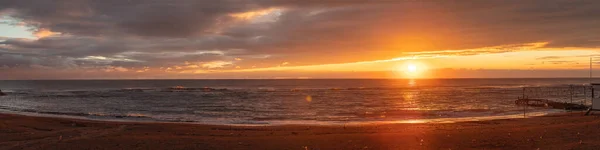 Пейзаж Природа Красивого Заката Неба Пляже Красочный Блестящий Морской Океан — стоковое фото